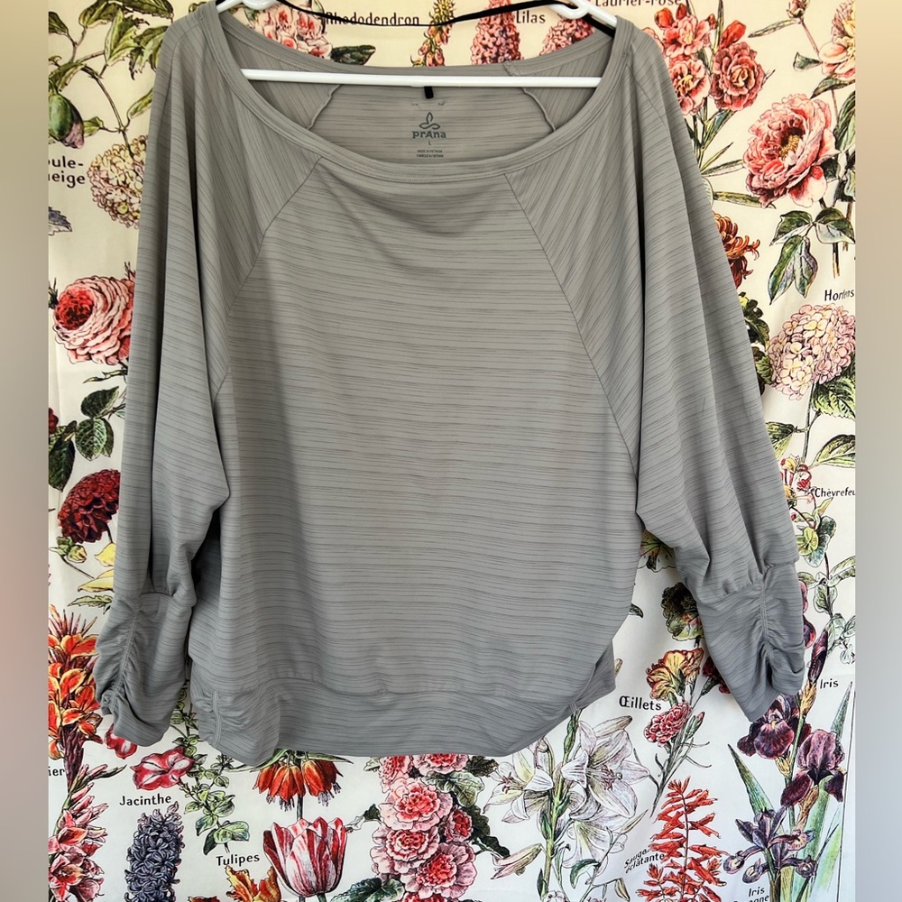 Prana women’s size L off the shoulder work out shirt. Gathering to lower sleeves
